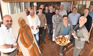 Es trafen sich etwa 50 Männer zu einem ideenreichen und ideengebenden Vormittag mit Benno van Aerssen in der Mühle von Schloss Wissen