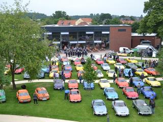 Am vergangenen Samstag trafen sich 65 Opel GT Liebhaber mit Ihren alten Schätzchen in Weeze am neuen Bürgerhaus
