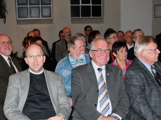 Publikum in der Alten Schmiede bei der Bürgerpreisverleihung der Gemeinde Weeze am 05.12.2012