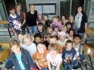Auf Einladung des Bürgermeisters Ulrich Francken kamen die Vorschulkinder des Franziskus-Kindergartens neulich zum Besuch ins Weezer Rathaus.
