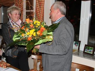 Der Vorsitzende Johannes Krebbers dankte schweren Herzens Claudia für 30 gemeinsame, erfolgreiche Vorstandsjahre