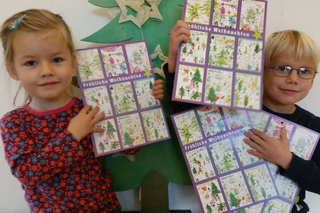 Schon zum zehnten Mal in Folge können der Kindergarten Kieselstein e.V. aus Wemb und die Bücherei Weeze ihren selbstgestalteten Adventskalender mit Stolz präsentieren!