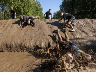 Am 17. Mai 2014 findet auf dem Gelände des internationalen Airport Weeze am Niederrhein erstmalig der Mud Masters Obstacle Run statt. Hierbei handelt es sich um einen der größten Hindernisläufe Europas, der auf Trainingsmethoden der Marines basiert.