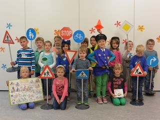 Die Organisatoren aus Weeze und Roerdalen (Niederlande) und Beteiligten der Kindergärten freuen sich auf die Abschlussveranstaltung am 31. Mai 2014 auf dem Cyriakusplatz in Weeze
