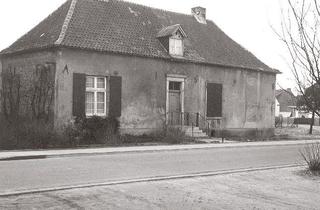 Old Chaplain’s House (Alte Kaplanei), view from the south-east, before renovation, 1982.