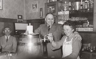 Maria, meisjesnaam Macherey, en Wilhelm Koppers runden het restaurant vanaf 1940. Foto uit de jaren vijftig.