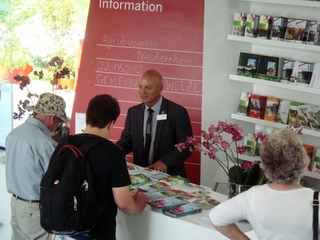 Khalid Rashid hatte allerhand zu tun am Informationsstand des Pavillons des Landes NRW an diesem Dienstag der Agrobusiness-Woche auf der Floriade in Venlo