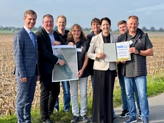 Übergabe des Förderbescheids durch Ministerin Silke Gorißen. Copyright: MLV NRW