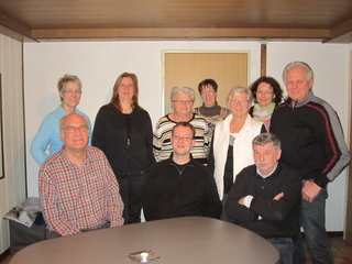 (sitzend von links nach rechts): Werner Halmans, Ralf Verrieth, Gerd Koenen - (stehend dahinter): Monika Wißmach, Birgit Selders, Hanni van de Meer, Irmgard Valkysers, Gerda Koenen, Sonja van Wickeren und Theo Woschek